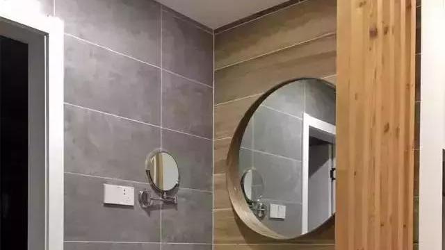 把洗手台放在卫生间门外，加上隔断竟然好美，真适合小户型！