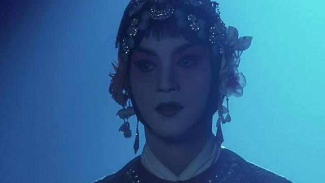 达里奥|《霸王别姬》原著同是玷污蝶衣，张公公让人同情，袁四爷让人恶心