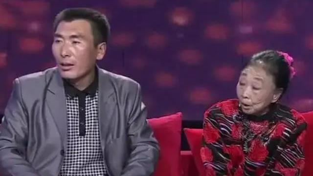 李玉成|85岁马玉琴被丈夫苛待，午饭用小面包应付，丈夫：不想费事