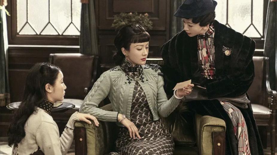 传家|秦岚白切黑给《传家》高光时刻，领盒饭的大伯父，戏外身份不简单