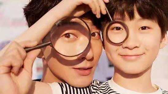 张亮|张亮为女儿庆生，小姑娘单眼皮大长腿气质出众，与哥哥像双胞胎