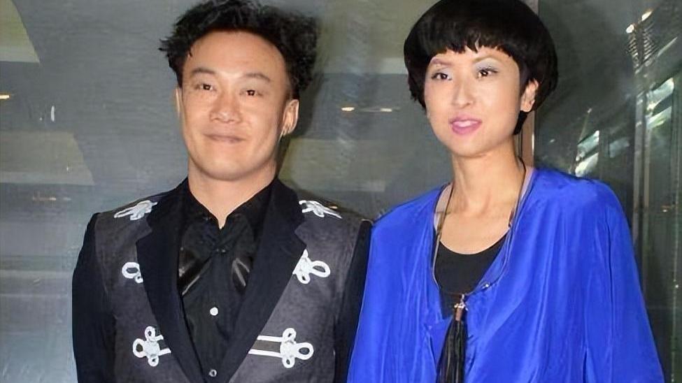 陈奕迅|2.3亿豪宅月供65万，卡里剩三千万的陈奕迅，开直播哭穷反被嘲