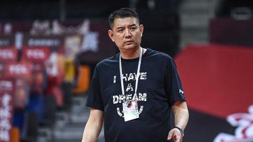 巩晓彬|巩晓彬功不可没！培养15岁2米26未来之星，14岁儿子也赴美深造