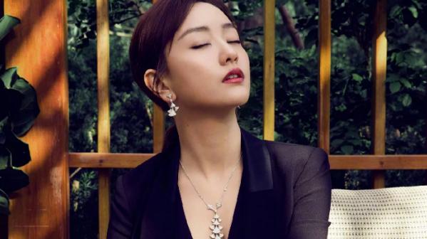 杨蓉|杨蓉每次拿剧本，在开头的时候都会认真入戏，真的超认真