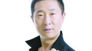 林永健|2003年，林永健在父亲病床前，“被迫”娶最美军花，今如何？