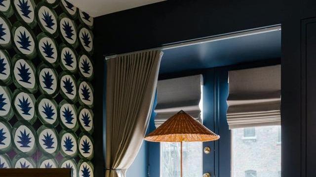 米色调现代别墅，彩色装饰与大理石非常抓人眼球，家具撑得起场面