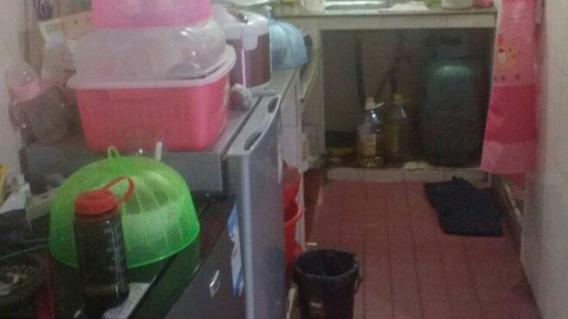 450元的租房生活，卧室巴掌大，连床都没有，同学都嘲笑我！