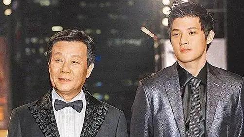 寇家瑞|寇世勋父子罕同框，38岁寇家瑞高大帅气，女儿已2岁仍未娶女友