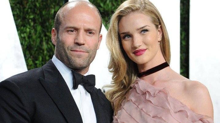 赵丽颖|54岁猛男杰森·斯坦森：和小20岁超模恩爱12年，生了二胎却不结婚