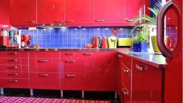 婆婆花45万帮我装修婚房，全屋血红色让人难以理解，这能住人？