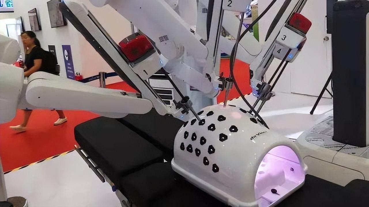 机器人|美国着急了，垄断手术机器人15年一台就卖2千万，又被中国攻克