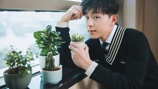 邓伦|邓伦为偷逃税道歉，表示会继续努力工作，品牌方光速解约注定凉凉