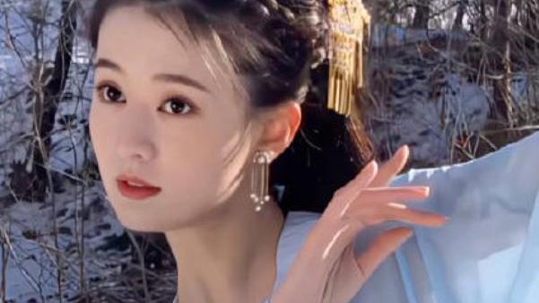 江珊|乔欣雪地古风造型，样子超温柔，仙气飘飘