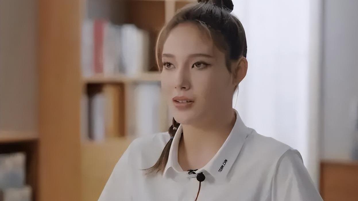 谷爱凌|谷爱凌一家三代合照流出，个个都透露出女强人气质，像是家族遗传