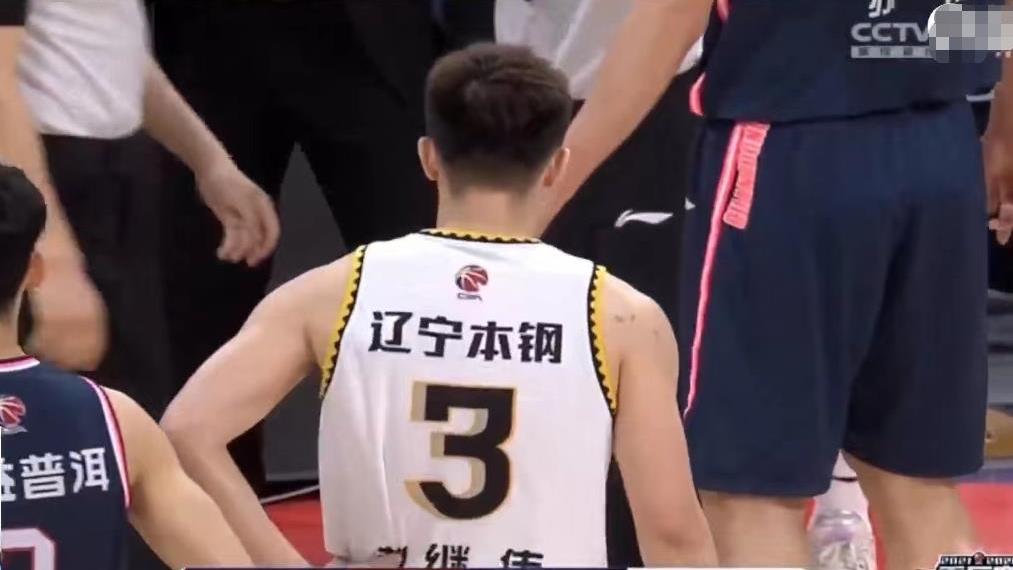 苏伟|杨鸣为何会和苏伟发生冲突？苏伟废人动作不应该，被骂一点不冤