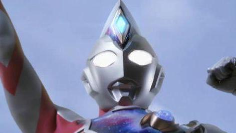 |圆谷曝光《戴卡奥特曼》新海报，除了怪兽外，还有3个奥特曼呢！