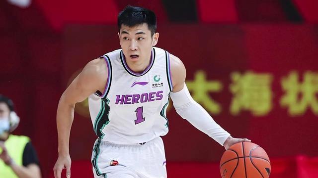 青岛男篮|全明星中锋重返CBA，青岛或送上顶薪，高诗岩无缘加盟