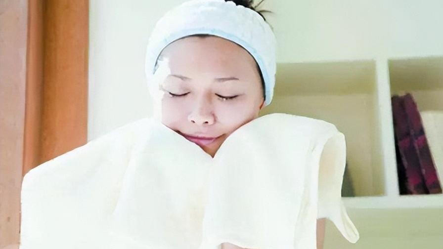 补水|夏季，错误的“控油”可能会让你的皮肤越来越油