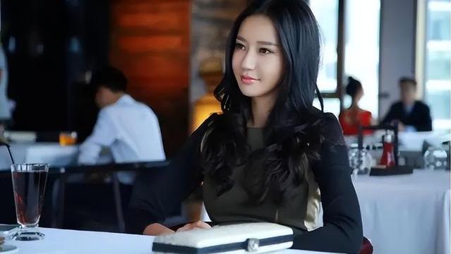 韩雨芹|她曾是北影校花，张国立的干女儿，在事业巅峰时嫁大13岁亿万富豪