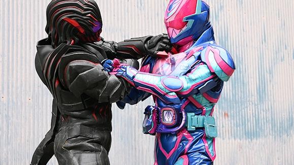 时间线|假面骑士revice剧场版：屑乌贼和赤石确定参演，时间线成争议点！