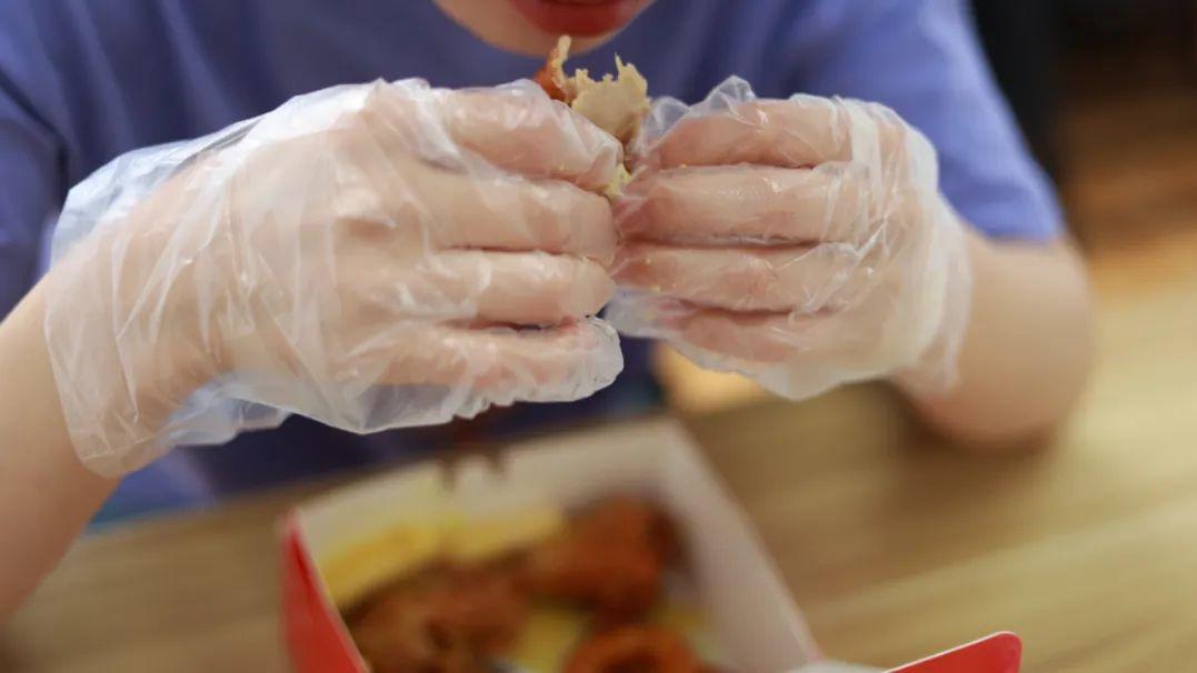 便秘|女性洗澡时，哪些事不能做？为了健康，这5件事，再喜欢也要克制