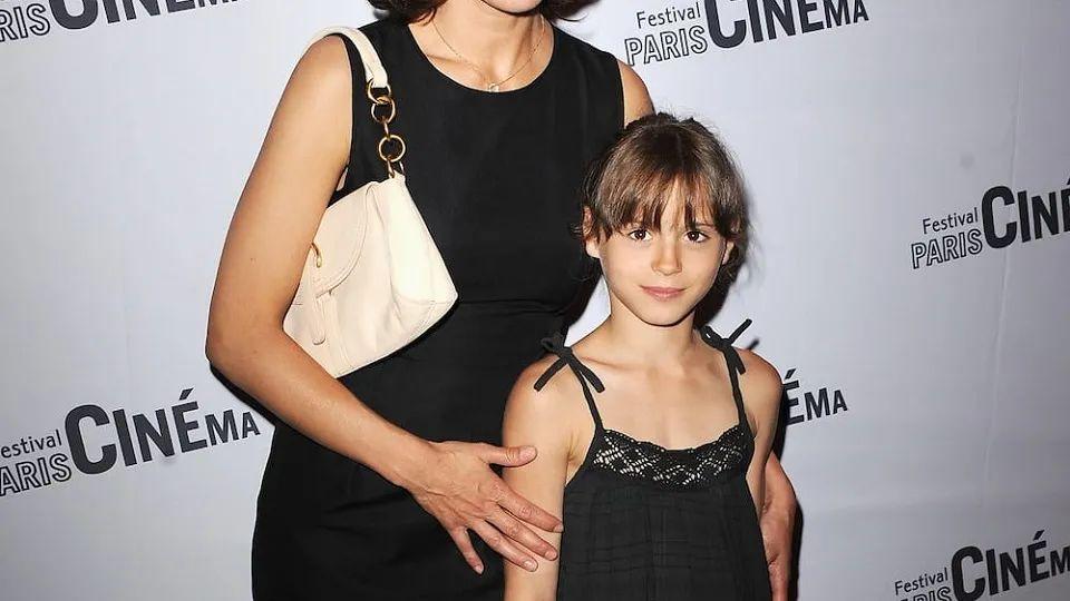 苏菲·玛索|55岁法国女神苏菲玛索拍“果照”，可能会用约会网站找对象！