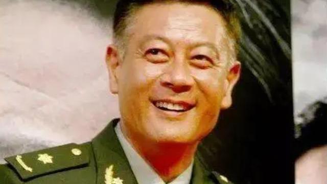 周润发|巫刚：15年婚姻结束后，没有再婚，身边却有陈瑾陪伴守护20年