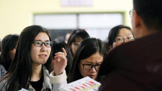 应届生|2022“铁路局”开始扩招，工资待遇很可观，应届生的春天来了！