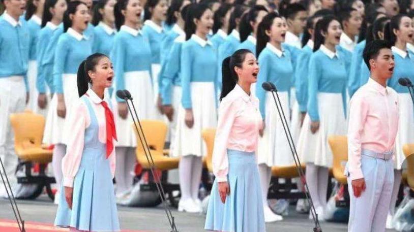 春晚|冯琳亮相春晚彩排现场，气场强悍不输明星，不愧是复旦相中的苗子