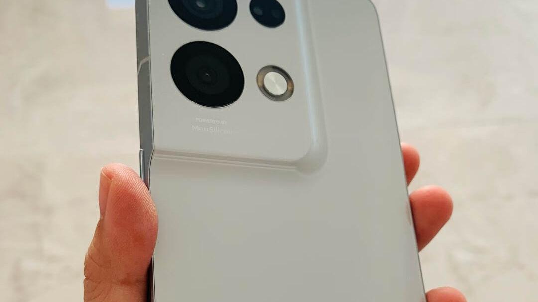 网购|网购手机想不翻车，参考评价太重要了，Reno8系列口碑到底如何？