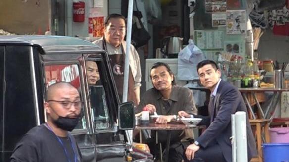 刘德华|60岁刘德华新片路透曝光，四大影帝狂飙戏，华仔怒瞪狗仔显霸气！