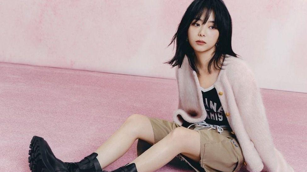 谭松韵|31岁谭松韵永远都有少女感，甜酷女孩气质抢镜，坐地上满脸无辜