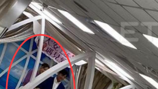 陈乔恩|陈乔恩和小9岁男友领证结婚！现场拍照紧贴彼此，女方身形显臃肿