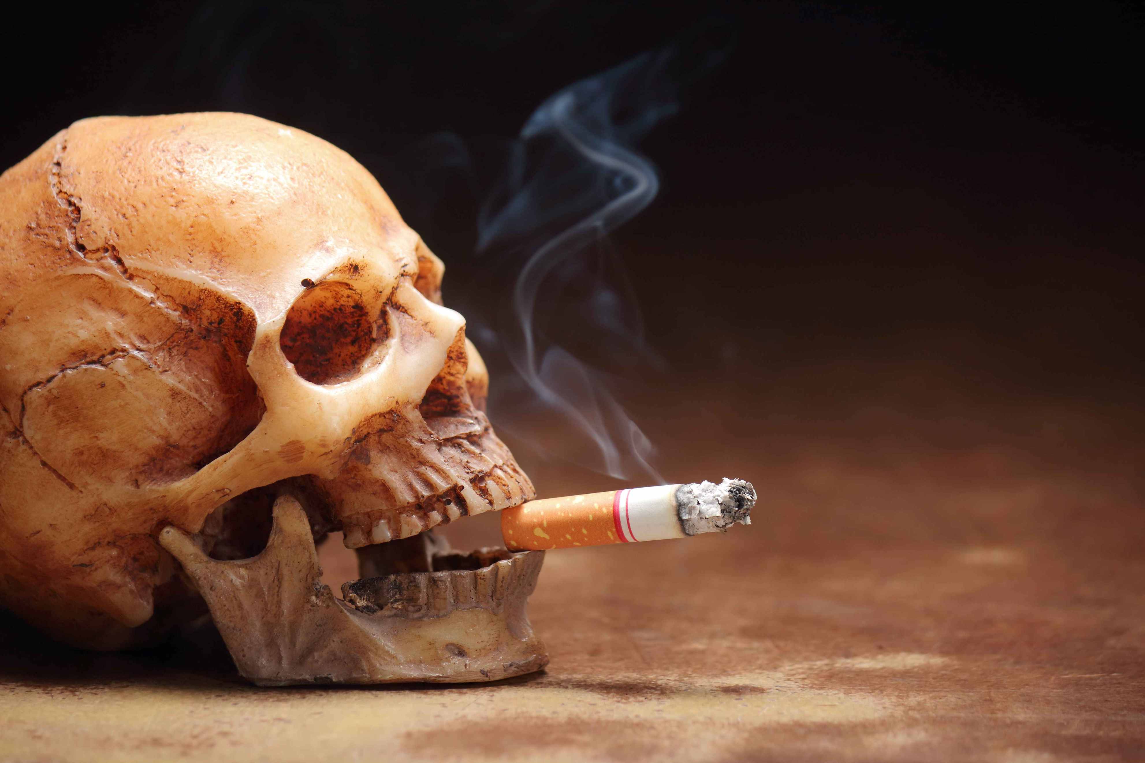 医院|长期抽烟的烟民们，如何测出自己肺是啥情况？试试这4个自测动作