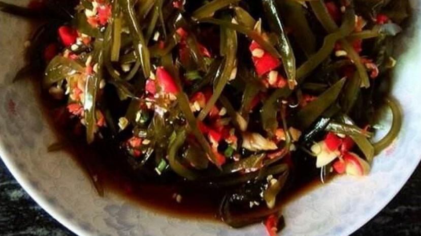 薯条|男子买100块钱礼物去做客，发朋友圈吐槽菜品寒酸，不怕被人知道