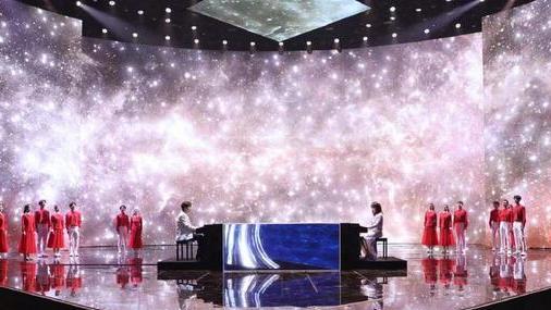 五四晚会|连上两台五四晚会，参加《中国好声音》六年后，她终于火了