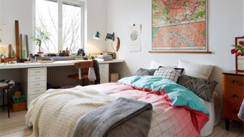 卧室中的床该如何摆放？专家建议：别靠近这3个区域放床，不合理