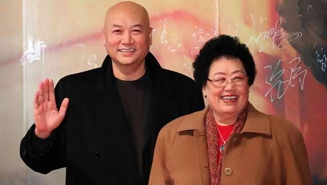 迟重瑞|“唐僧”迟重瑞录祝福视频单条收费2000元，身材发福肥头大耳遭群嘲