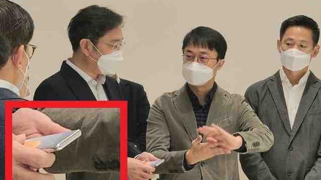 折叠屏|折叠屏手机都还没普及，卷轴屏就要来了？