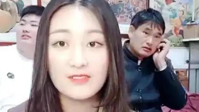 陈亚男|陈亚男为防“买买退”再出新招，放弃“助农”直播，改卖电话卡