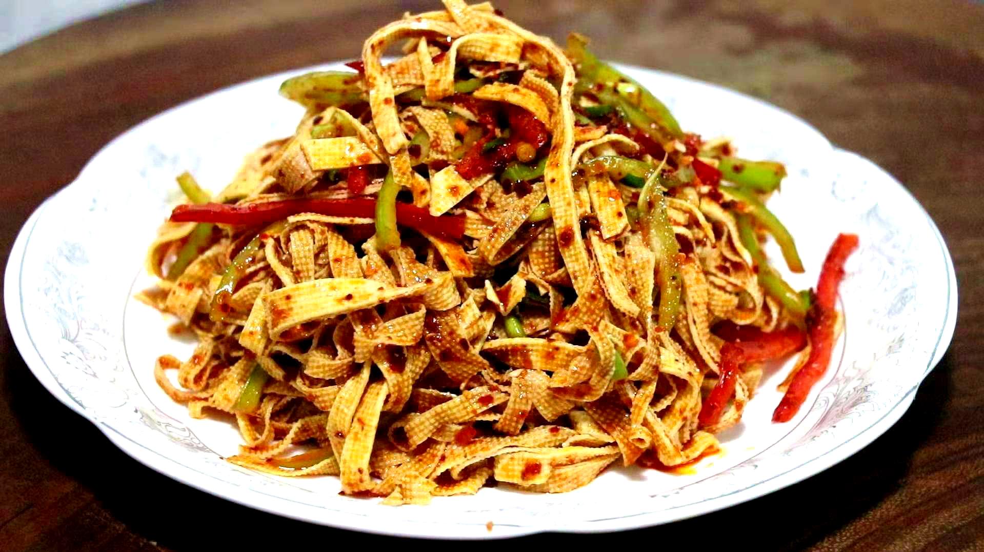 凉拌|东北“小吃部”的10道小菜儿，家家都有卖，10块钱一盘“抢着吃”