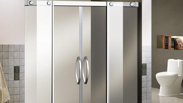 玻璃浴房有水渍，5种方法可以轻松解决，还要关注除污垢的3种方法