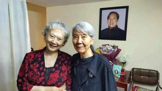 钱浩梁|名家刘长瑜泪洒钱浩梁安葬仪式，一句“咱家红灯有人传”让人泪目