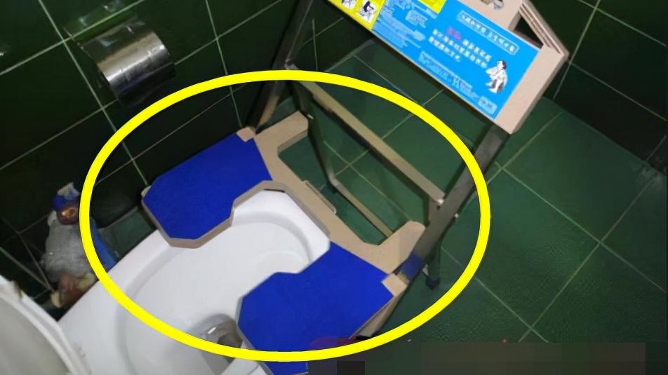 越来越多人家里都这样装马桶，既能蹲又能坐，太聪明了
