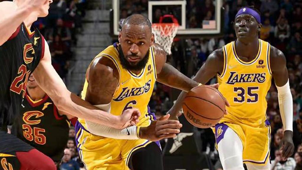辽宁男篮|NBA奇景！顶薪球员并非湖人赢球功臣，沃格尔可算是开窍了