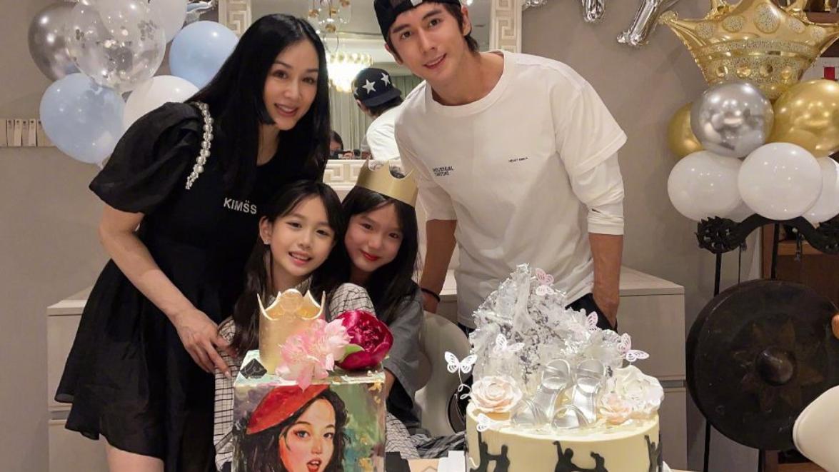 t恤 钟丽缇的二女儿好成熟，14岁涂红唇化淡妆，穿衣品味不输明星妈