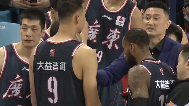 辽宁男篮|格局！辽宁球迷要“自嗨”到什么时候？前辽宁球员一句话值得敬佩