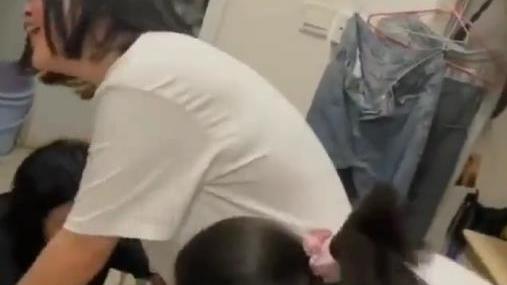 宿舍 1女生宿舍里虐待室友，只为帮其减肥，网友：过度容貌焦虑不可取