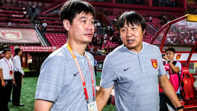大师赛|2大归化重返中超！28岁国脚罕见伤+消失6个月，谢峰+李霄鹏双受益