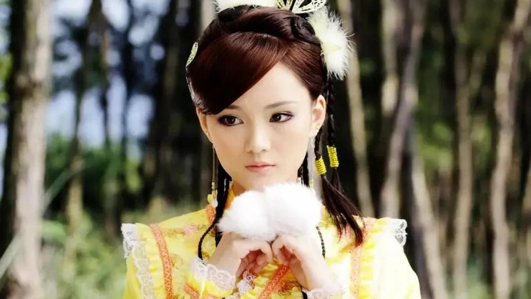 馨子|17岁爆红，从“偶像剧女主”到“卖货柜姐”，她真的落魄了？